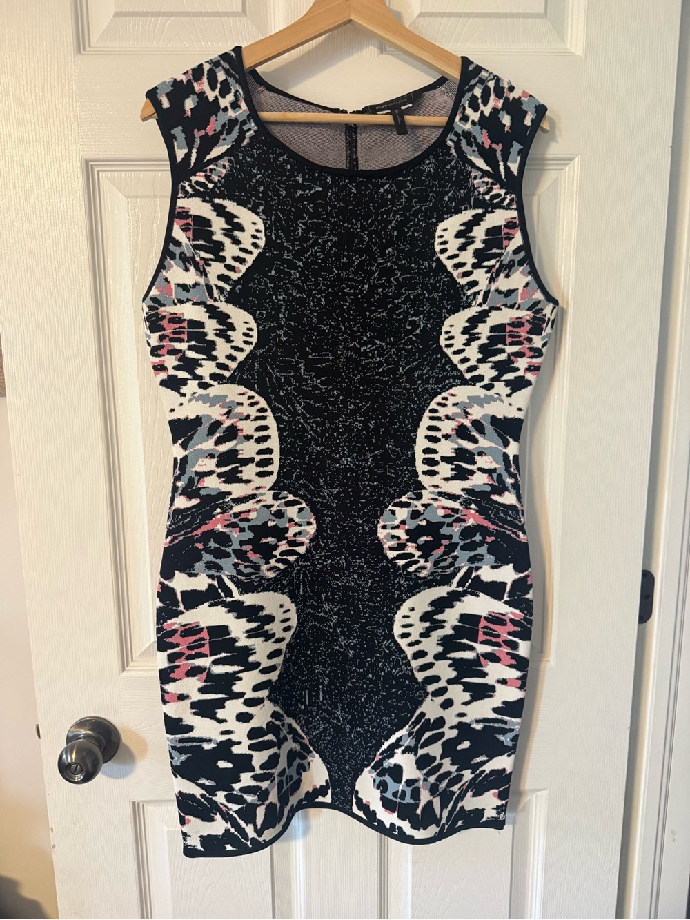 48. BCBG AUDRIE BUTTERFLY KNIT JACQUARD BODYCON DRESS SZ L